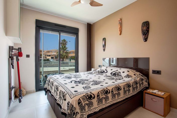 Image No.15-2 Bed Bungalow for sale