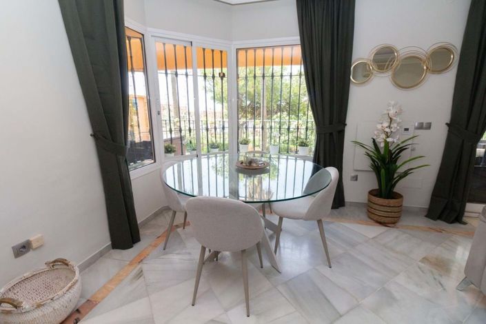 Image No.11-3 Bed Townhouse for sale