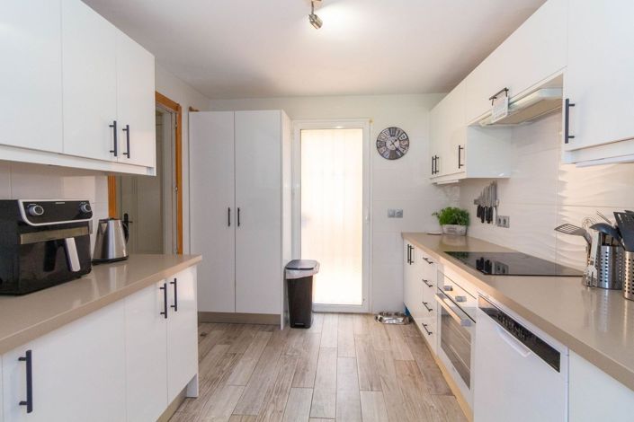 Image No.22-3 Bed Townhouse for sale