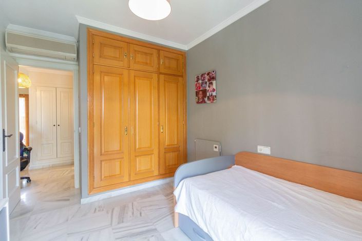 Image No.31-3 Bed Townhouse for sale