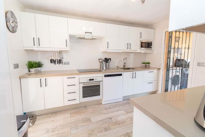 Image No.7-3 Bed Townhouse for sale