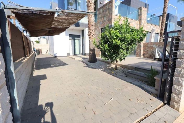 Image No.23-2 Bed Townhouse for sale