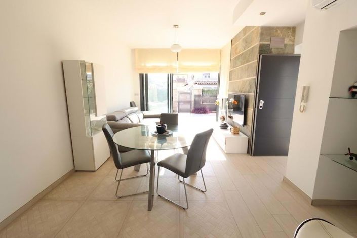 Image No.9-2 Bed Townhouse for sale