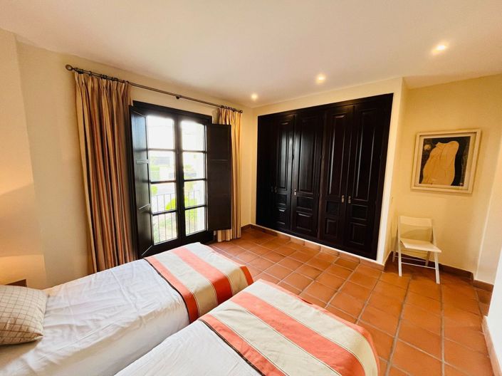 Image No.28-3 Bed Semi-Detached for sale