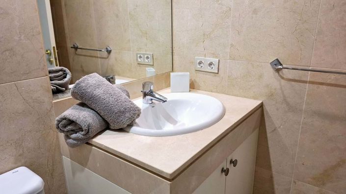 Image No.24-2 Bed Apartment for sale