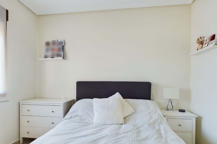 Image No.12-3 Bed Apartment for sale