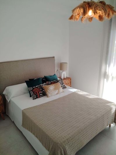 Image No.20-2 Bed Apartment for sale