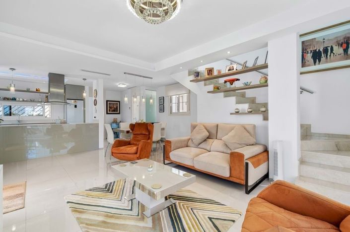 Image No.7-3 Bed Villa for sale