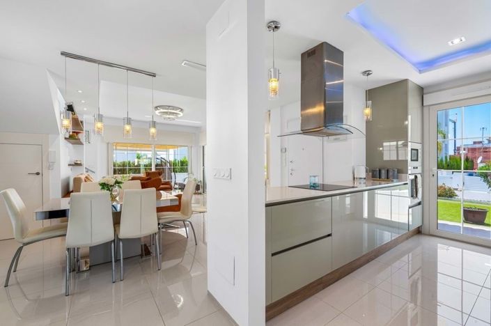 Image No.9-3 Bed Villa for sale