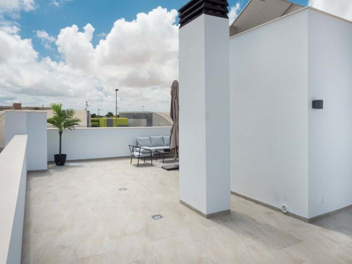 Image No.102-3 Bed Semi-Detached for sale