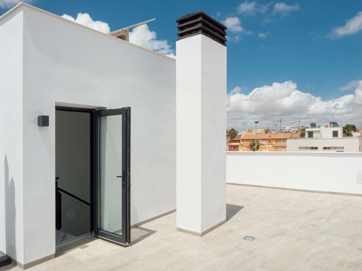 Image No.104-3 Bed Semi-Detached for sale