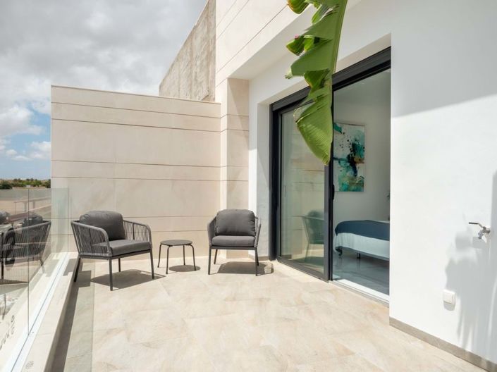 Image No.120-3 Bed Semi-Detached for sale