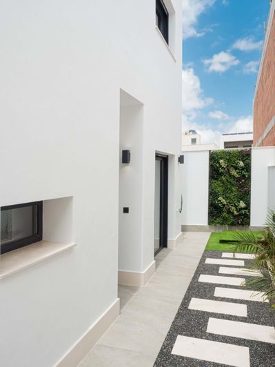 Image No.126-3 Bed Semi-Detached for sale