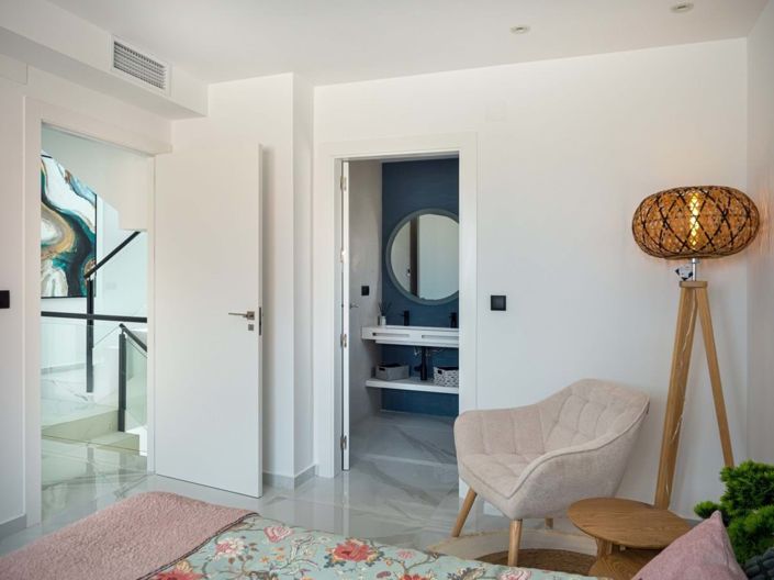 Image No.56-3 Bed Semi-Detached for sale