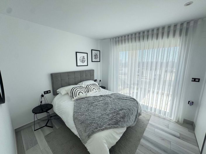 Image No.13-4 Bed Villa for sale