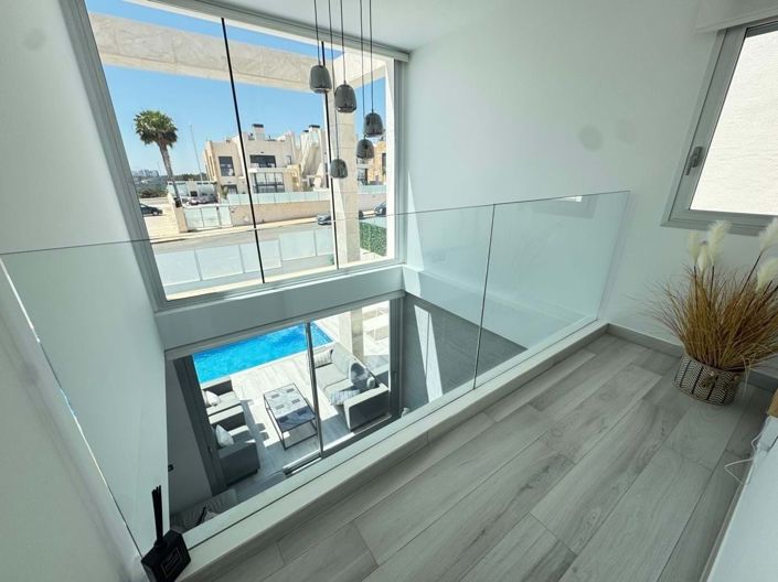 Image No.20-4 Bed Villa for sale