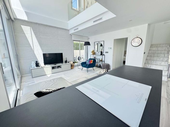 Image No.8-4 Bed Villa for sale