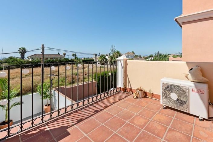 Image No.30-Villa de 4 chambres à vendre à Estepona