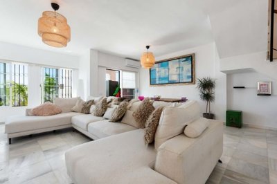 1447-635961-78d1f4f8b6655591b02d22fabb36a692d