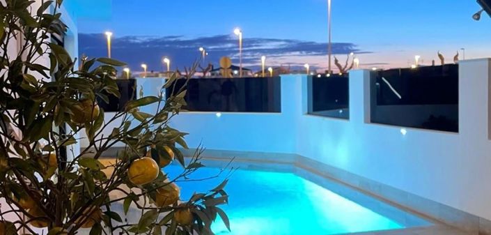 Image No.17-2 Bed Villa for sale