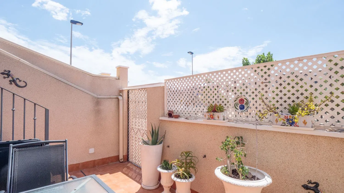 Image No.25-4 Bed Semi-Detached for sale