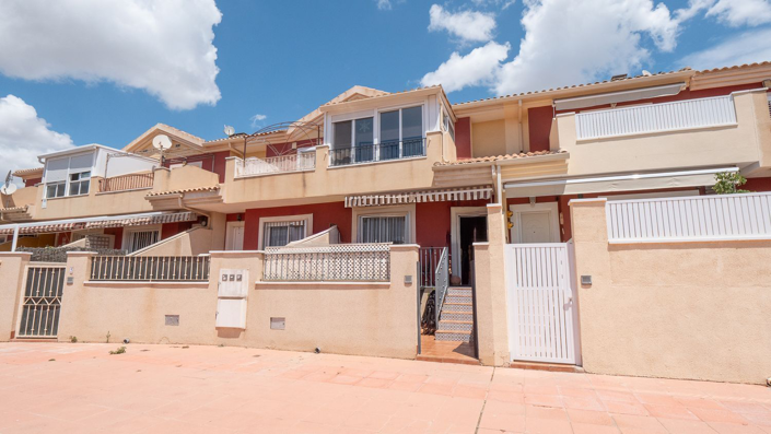 Image No.3-4 Bed Semi-Detached for sale