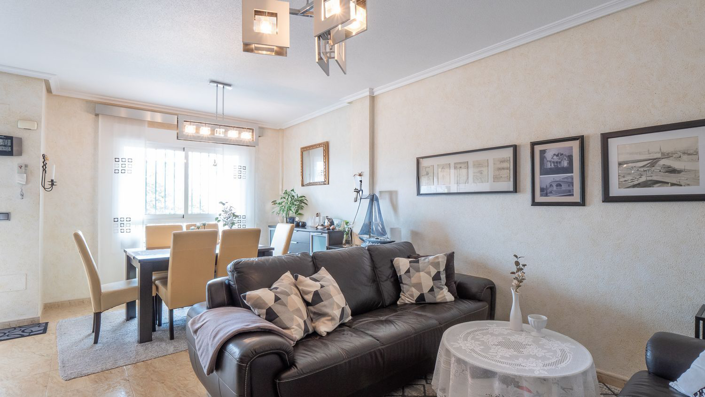 Image No.8-4 Bed Semi-Detached for sale