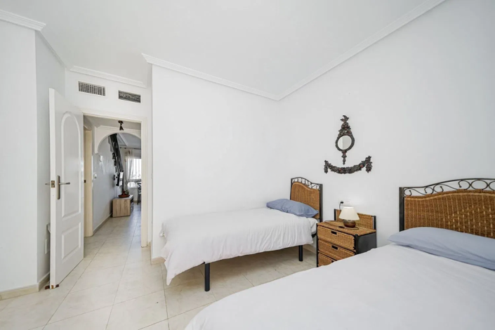 Image No.14-3 Bed Semi-Detached for sale