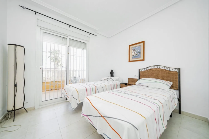 Image No.23-3 Bed Semi-Detached for sale