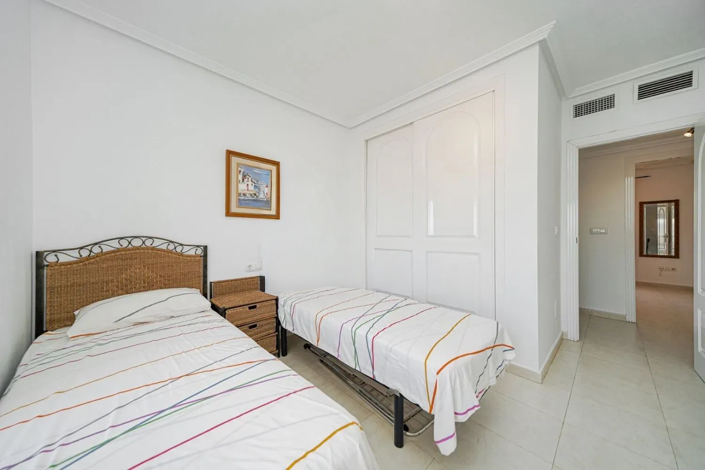 Image No.24-3 Bed Semi-Detached for sale