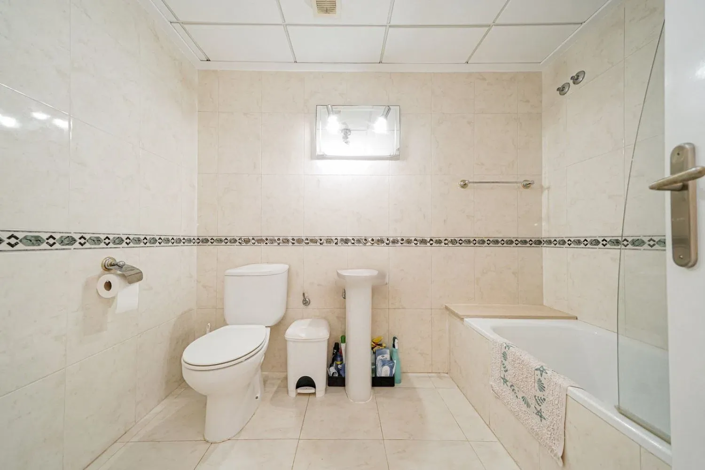 Image No.28-3 Bed Semi-Detached for sale