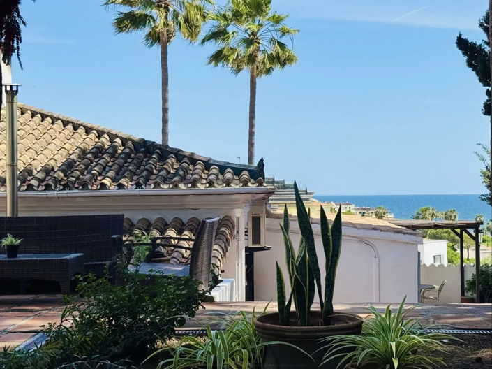 Image No.1-4 Bed Villa for sale