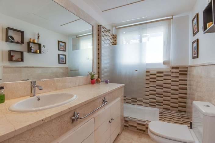 Image No.5-4 Bed Villa for sale