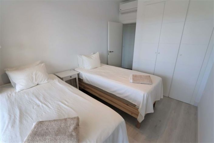 Image No.15-3 Bed Apartment for sale