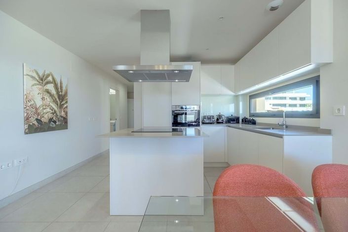 Image No.20-3 Bed Apartment for sale