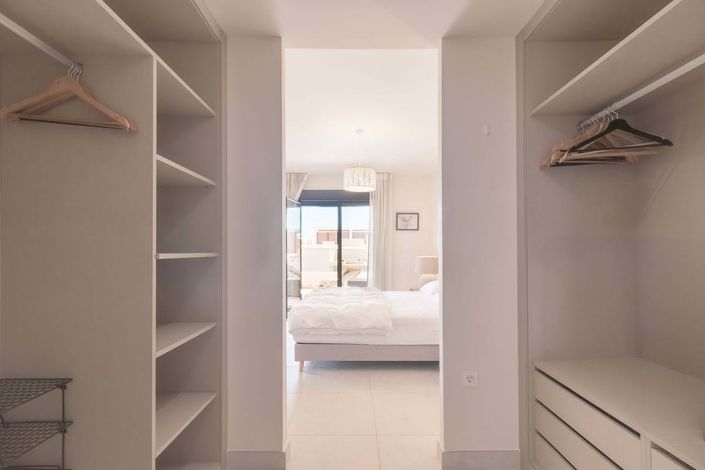 Image No.26-3 Bed Apartment for sale