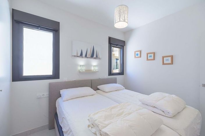 Image No.32-3 Bed Apartment for sale