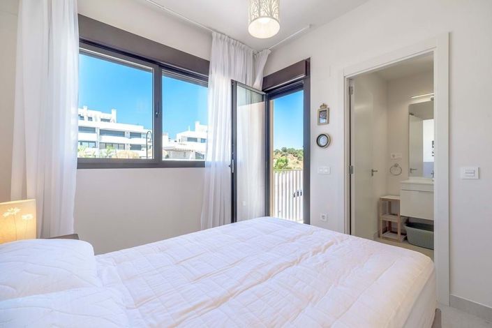 Image No.39-3 Bed Apartment for sale