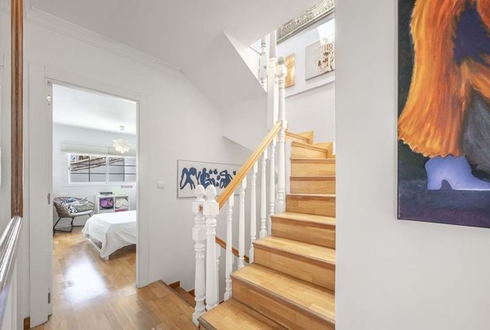 Image No.16-4 Bed Semi-Detached for sale