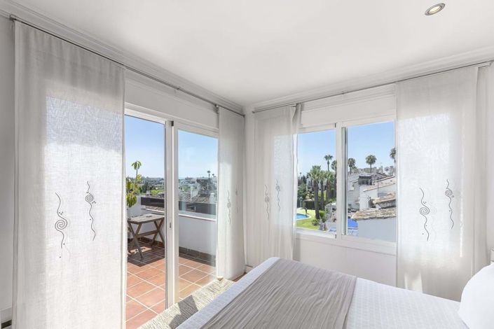 Image No.18-4 Bed Semi-Detached for sale