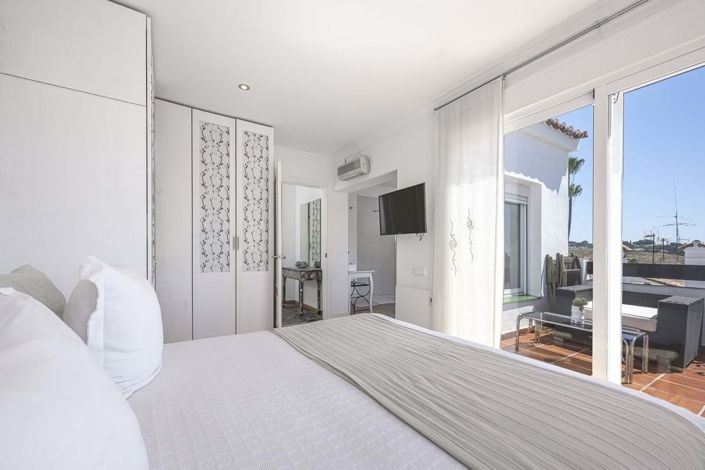 Image No.25-4 Bed Semi-Detached for sale