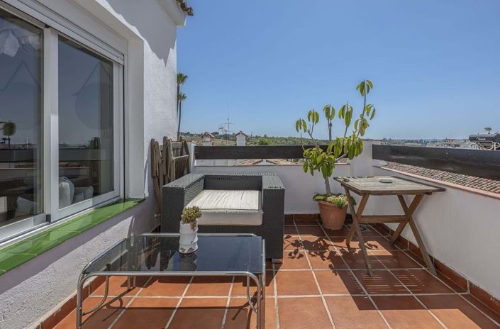 Image No.26-4 Bed Semi-Detached for sale