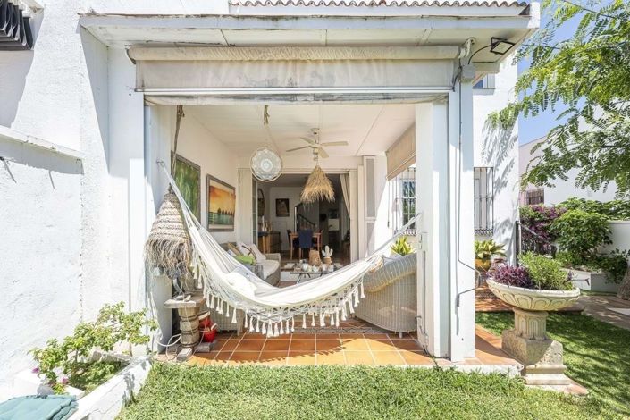 Image No.39-4 Bed Semi-Detached for sale