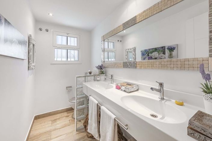 Image No.39-4 Bed Semi-Detached for sale