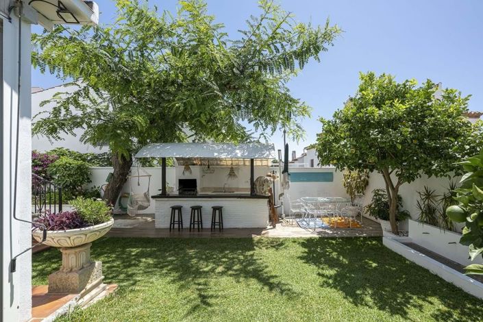 Image No.6-4 Bed Semi-Detached for sale