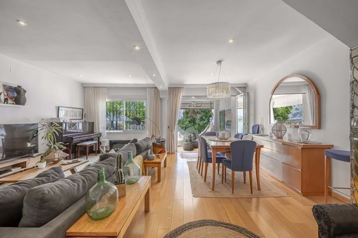 Image No.8-4 Bed Semi-Detached for sale