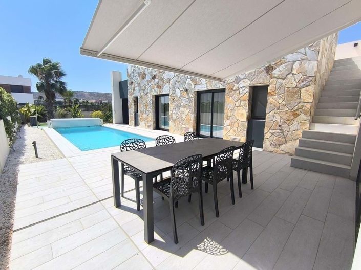 Image No.17-3 Bed Villa for sale