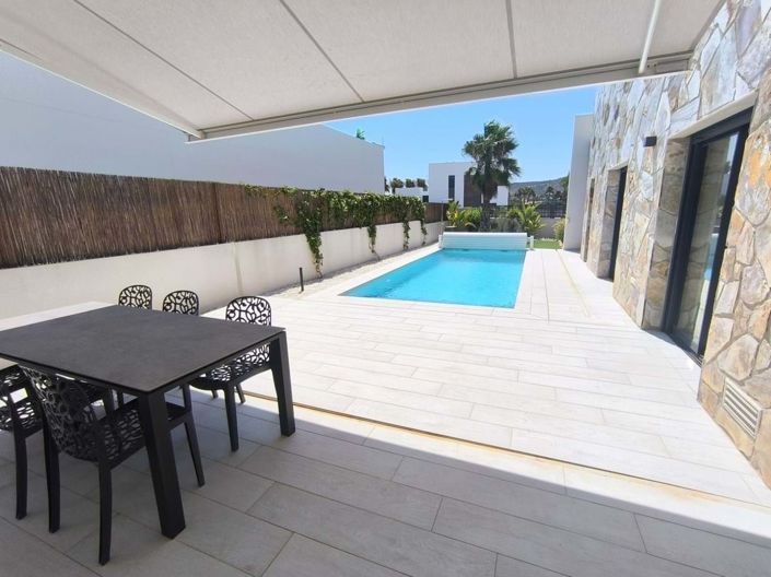 Image No.19-3 Bed Villa for sale