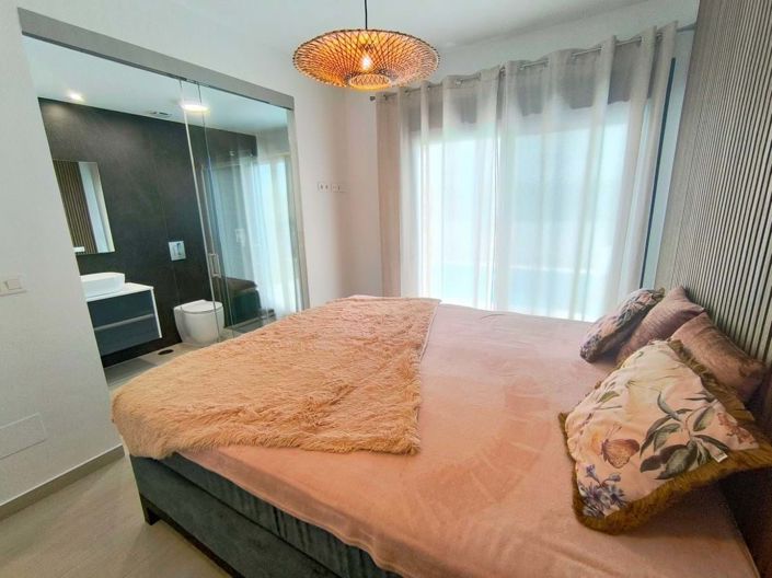 Image No.3-3 Bed Villa for sale