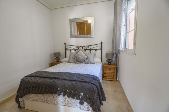 Image No.19-3 Bed Apartment for sale